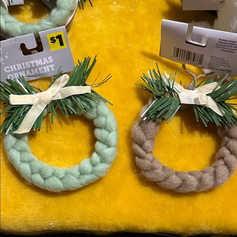 Festive Holiday Decor Set with Wreaths and Ornaments - Picture 8 of 8